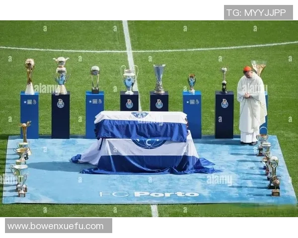 70岁传奇足球明星离世球迷哀悼其辉煌职业生涯与不朽贡献