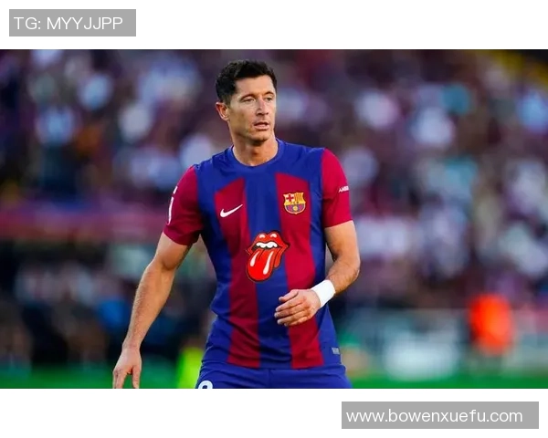 描绘足球巨星莱万的精彩瞬间与辉煌成就的艺术之旅 描绘足球巨星莱万的精彩瞬间与辉煌成就的艺术之旅