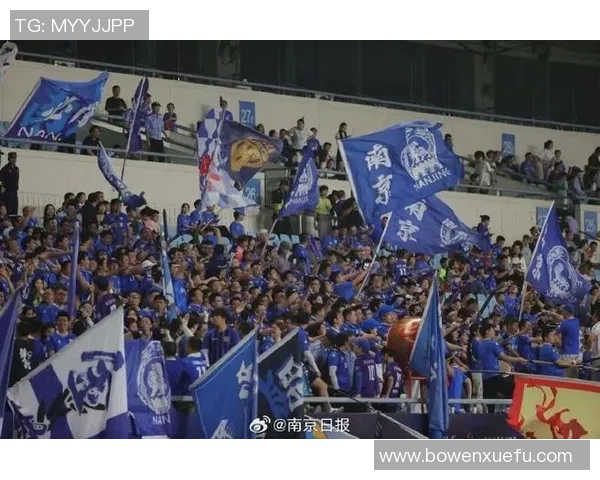 足球明星齐聚南京引发热潮球迷期待盛大赛事盛况